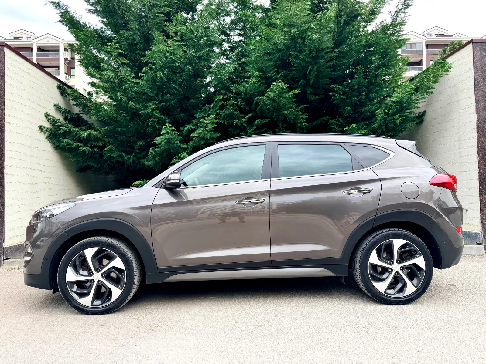 Hyundai Tucson 1.7CRDI PREMIUM PANORAMA PODGREV OBDUHVANE KEYLESS, снимка 7 - Автомобили и джипове - 54459150