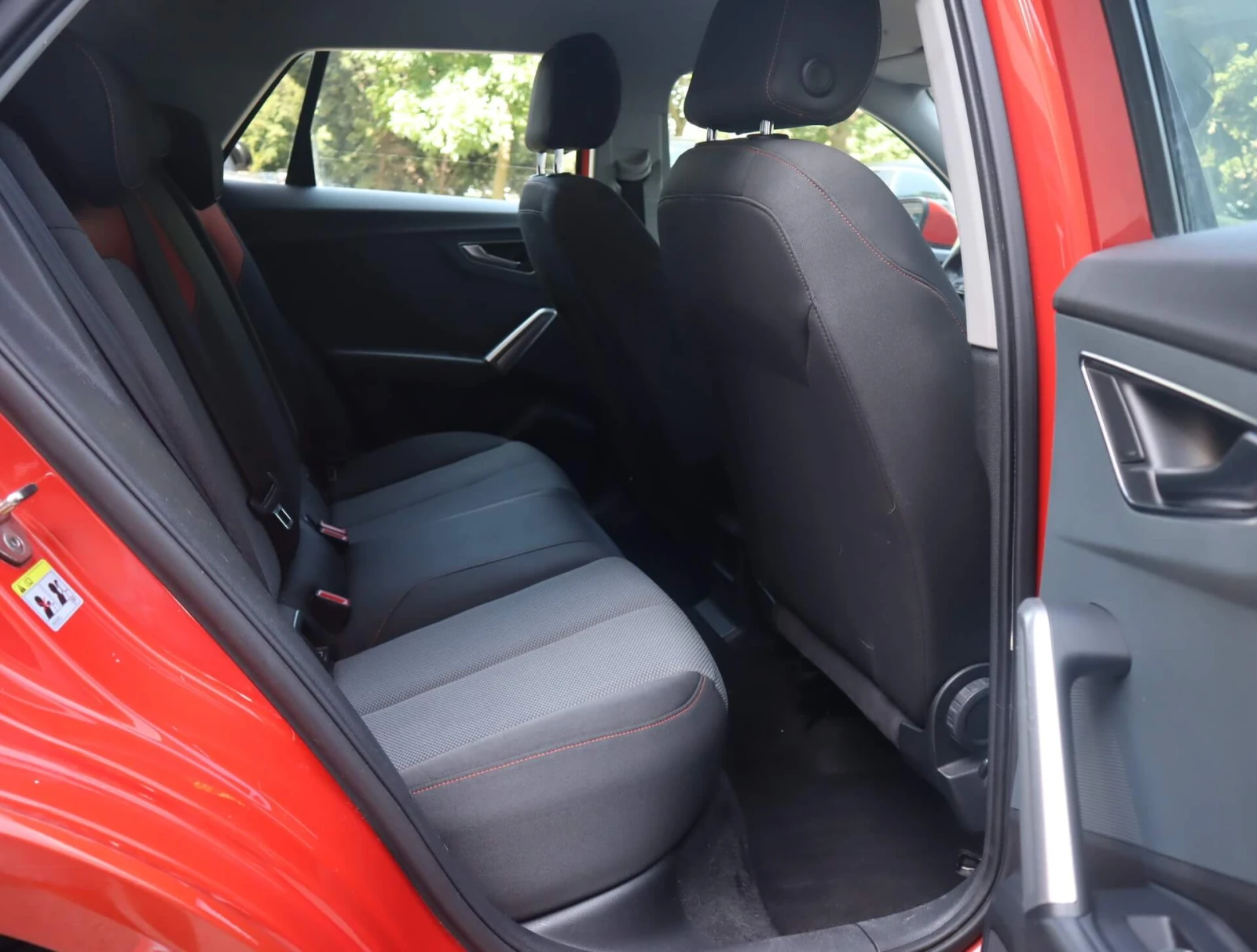 Audi Q2 1.4TFSI/Sline/Distronic/Подгрев/Drive Select/, снимка 9 - Автомобили и джипове - 55040029