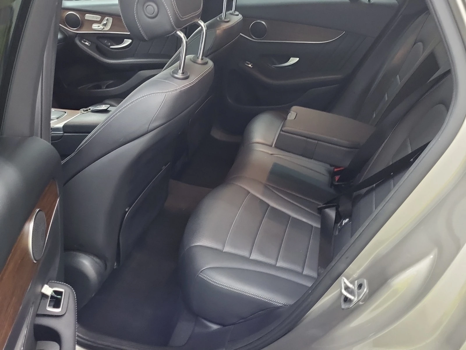 Mercedes-Benz GLC 300 * AMG Line * CARFAX * Без инциденти * , снимка 10 - Автомобили и джипове - 55841560