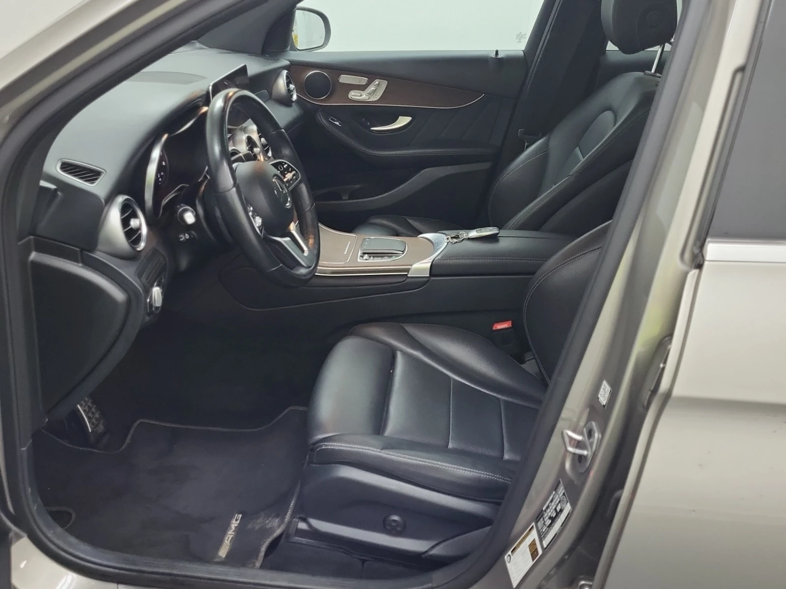 Mercedes-Benz GLC 300 * AMG Line * CARFAX * Без инциденти * , снимка 9 - Автомобили и джипове - 55841560