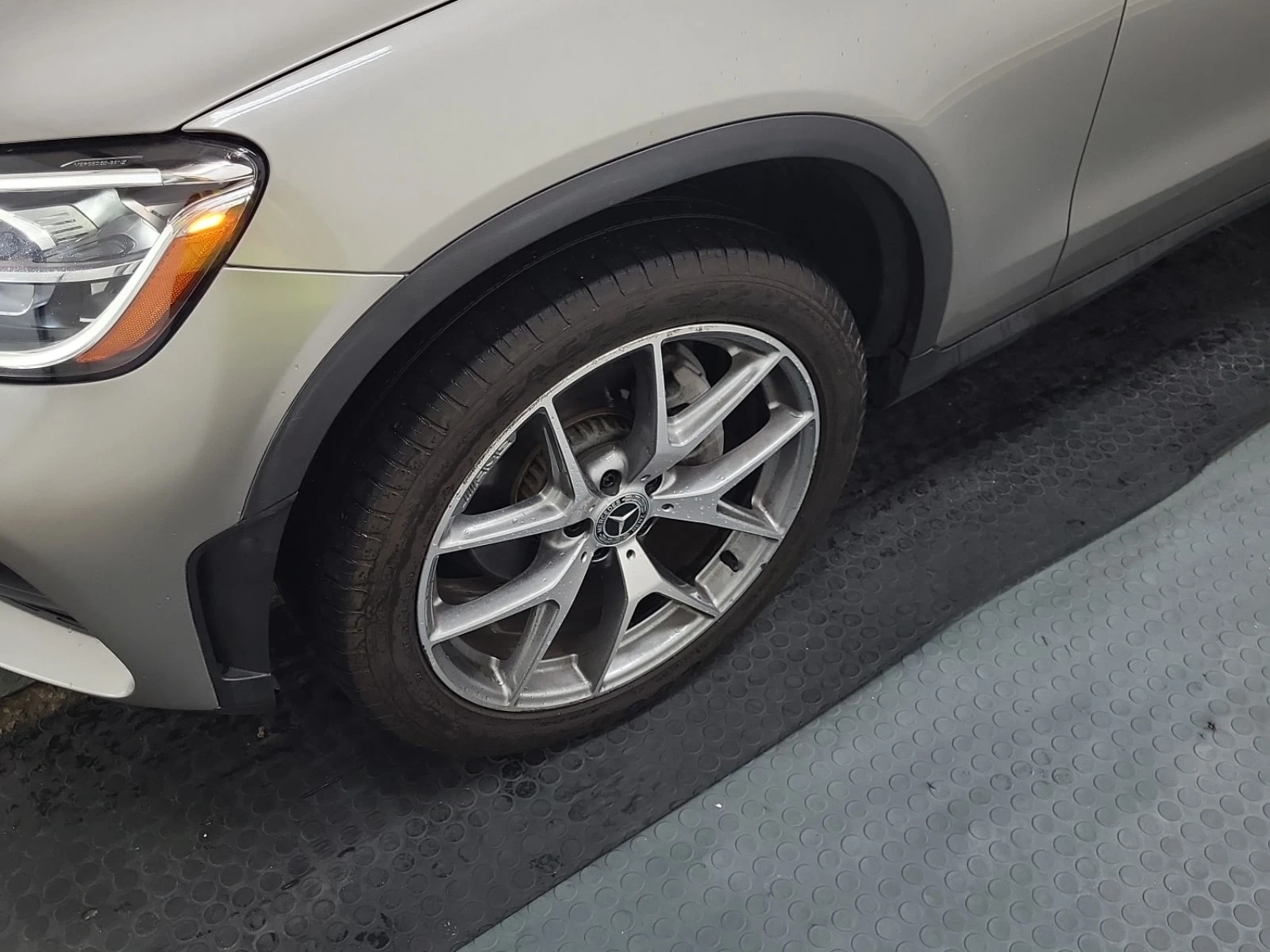 Mercedes-Benz GLC 300 * AMG Line * CARFAX * Без инциденти * , снимка 16 - Автомобили и джипове - 55841560