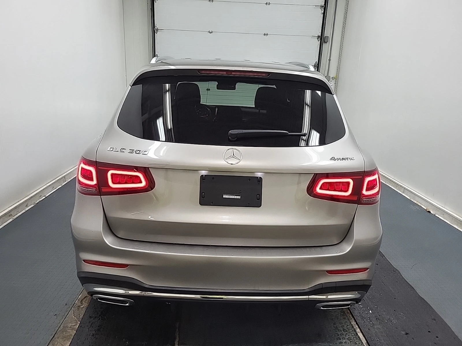 Mercedes-Benz GLC 300 * AMG Line * CARFAX * Без инциденти * , снимка 4 - Автомобили и джипове - 55841560