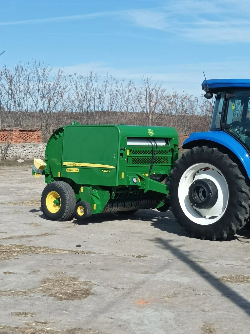 Балировачка John Deere F440E, снимка 1 - Селскостопанска техника - 47391090