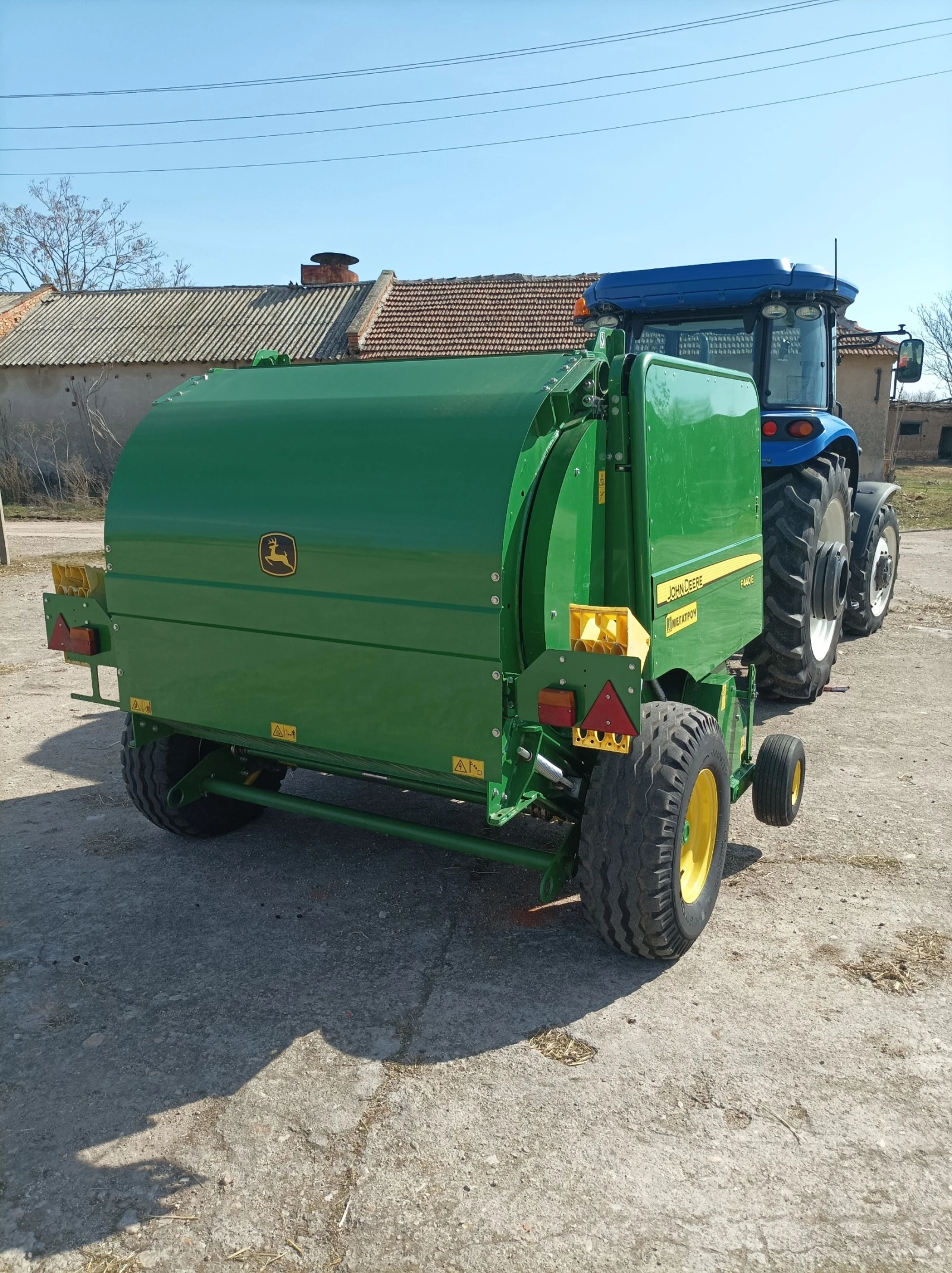 Балировачка John Deere F440E - изображение 5