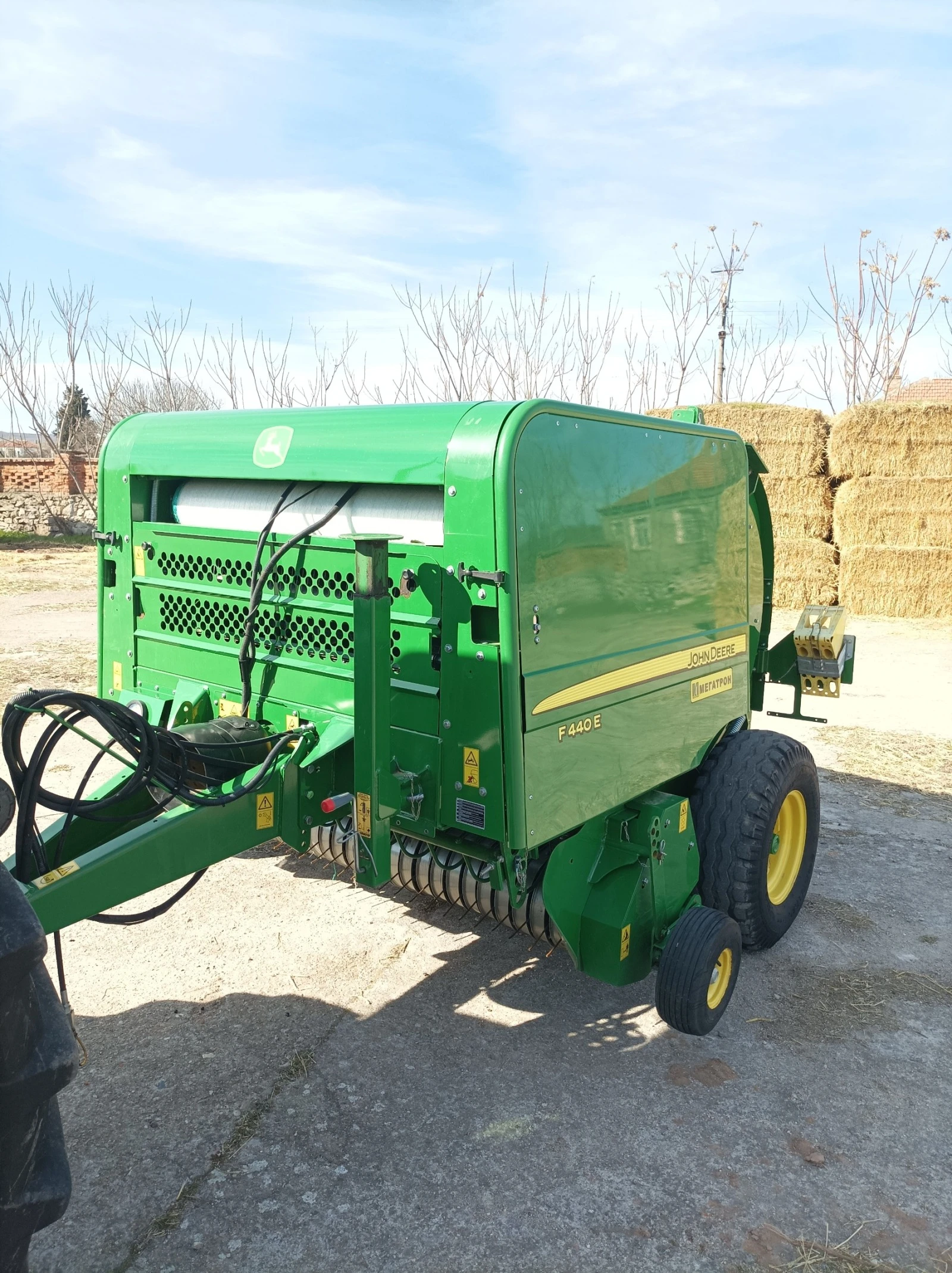 Балировачка John Deere F440E - изображение 3