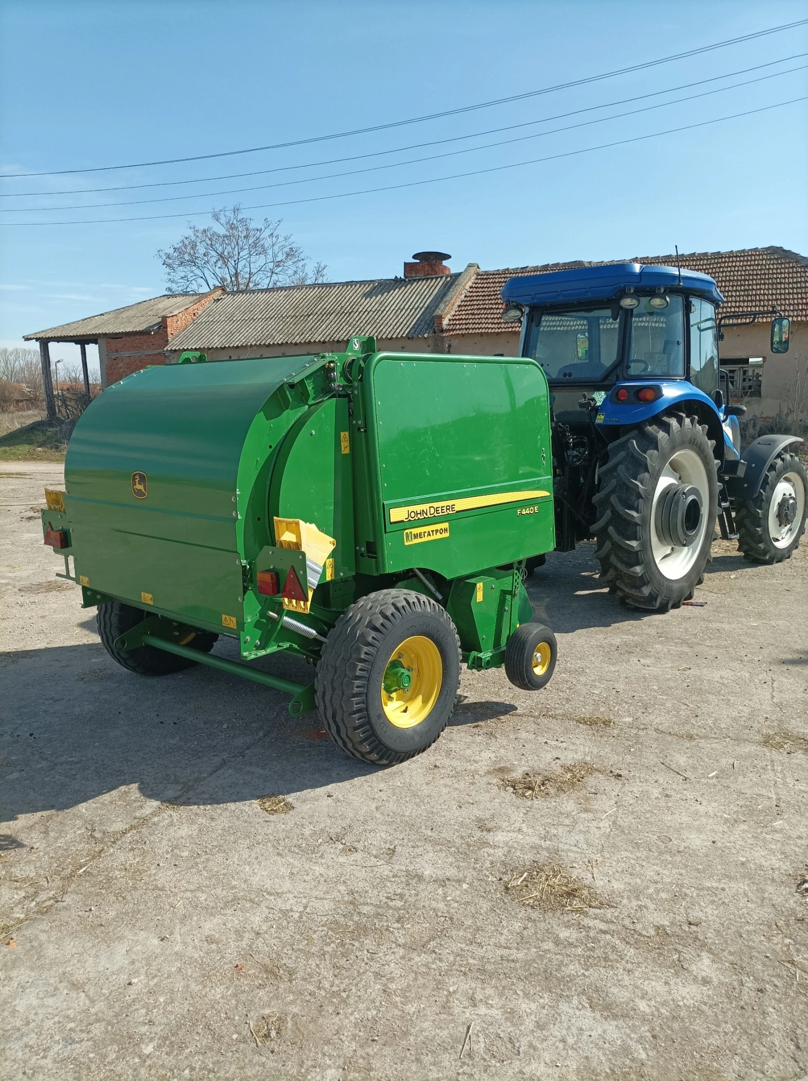 Балировачка John Deere F440E - изображение 6