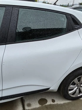 Задна лява врата за Renault Clio V 2020г., снимка 2