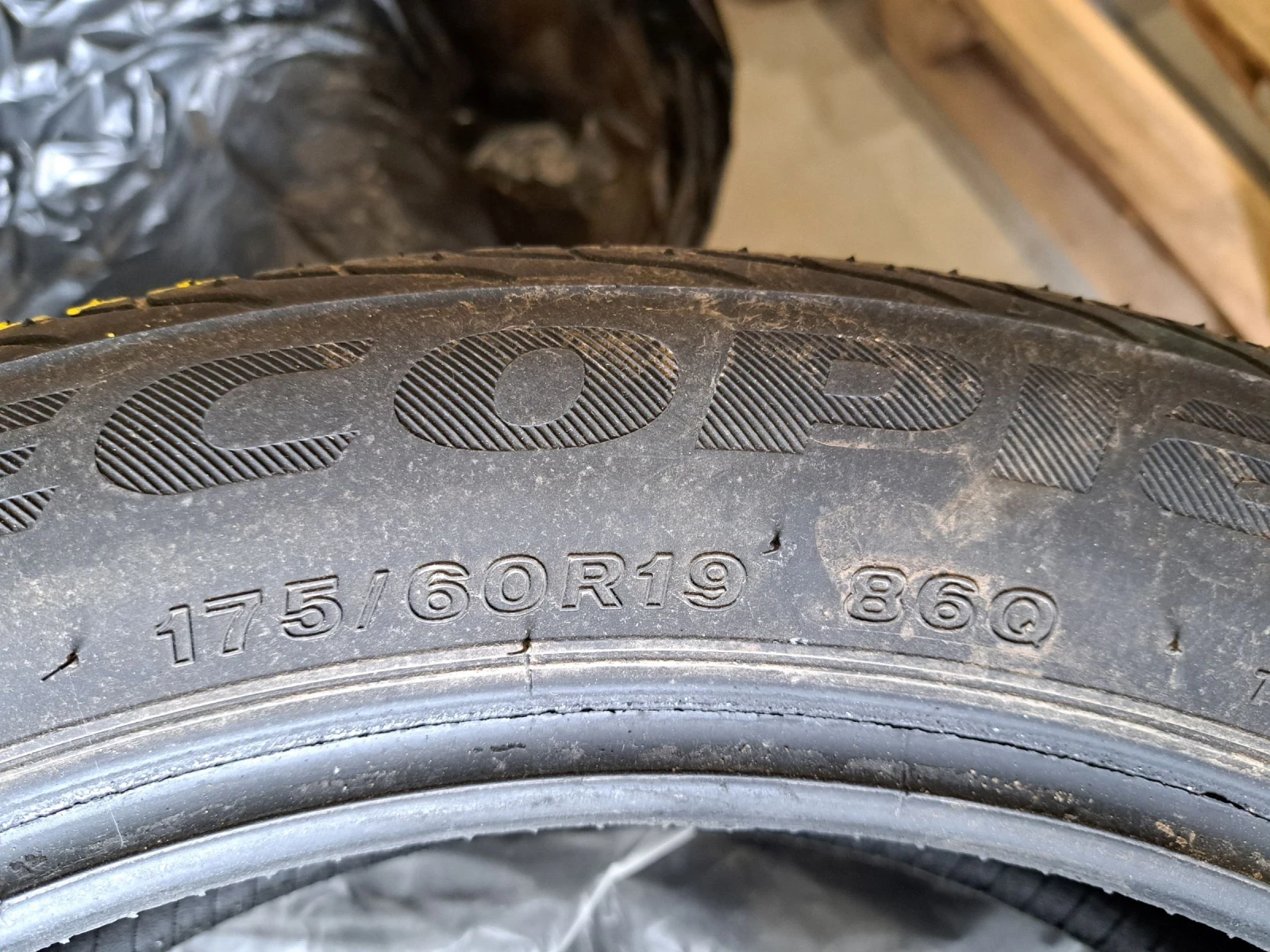 Гуми Летни 175/60R19, снимка 2 - Гуми и джанти - 54770728