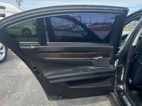 BMW 750 * 4dr Sdn xDrive AWD * ALPINE B7* PANO* KEYLESS* , снимка 17