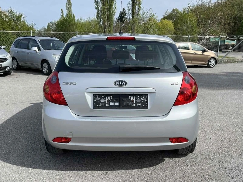 Kia Ceed 1.6 CRDi 90кс, снимка 4 - Автомобили и джипове - 45142870