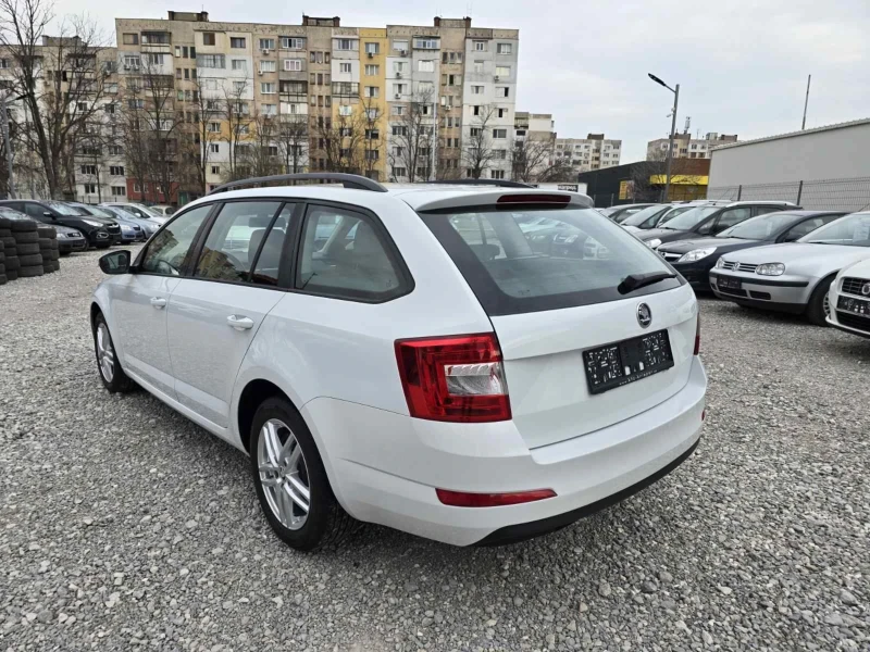 Skoda Octavia 1.6TDI, снимка 6 - Автомобили и джипове - 49457693