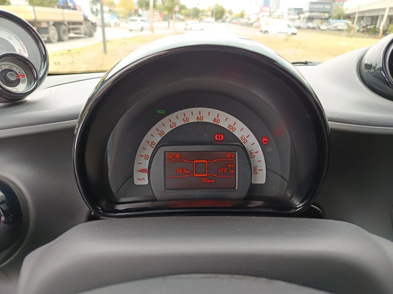 Smart Fortwo Електрически , снимка 14 - Автомобили и джипове - 52051962