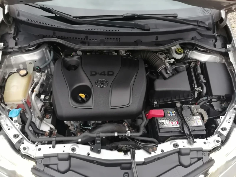 Toyota Auris 1.4 D4D, снимка 16 - Автомобили и джипове - 52666774