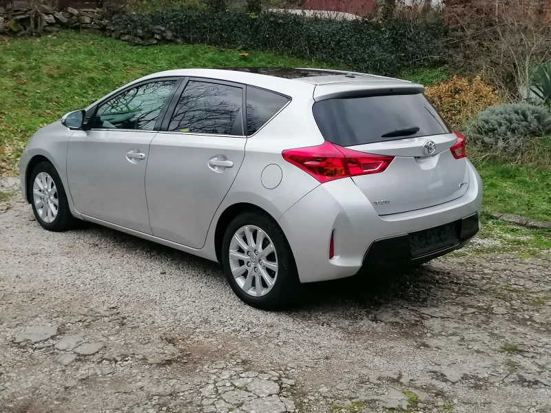 Toyota Auris 1.4 D4D, снимка 5 - Автомобили и джипове - 52666774