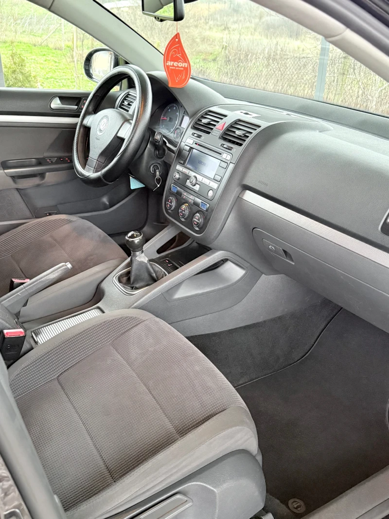 VW Jetta 1.9 tdi, снимка 9 - Автомобили и джипове - 52991629