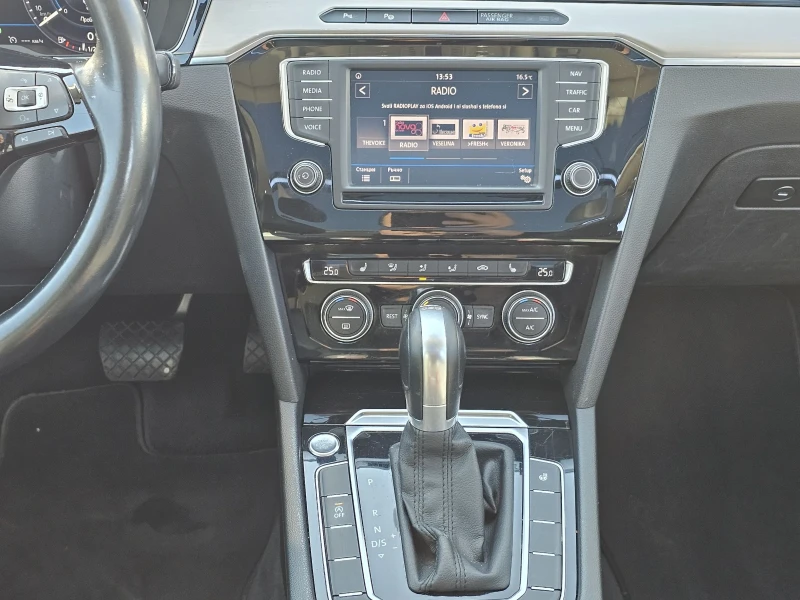 VW Passat DSG, DIGITAL, KEYLESS, DISTRONIC, снимка 9 - Автомобили и джипове - 53107145