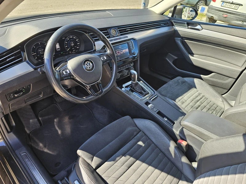 VW Passat DSG, DIGITAL, KEYLESS, DISTRONIC, снимка 13 - Автомобили и джипове - 53107145
