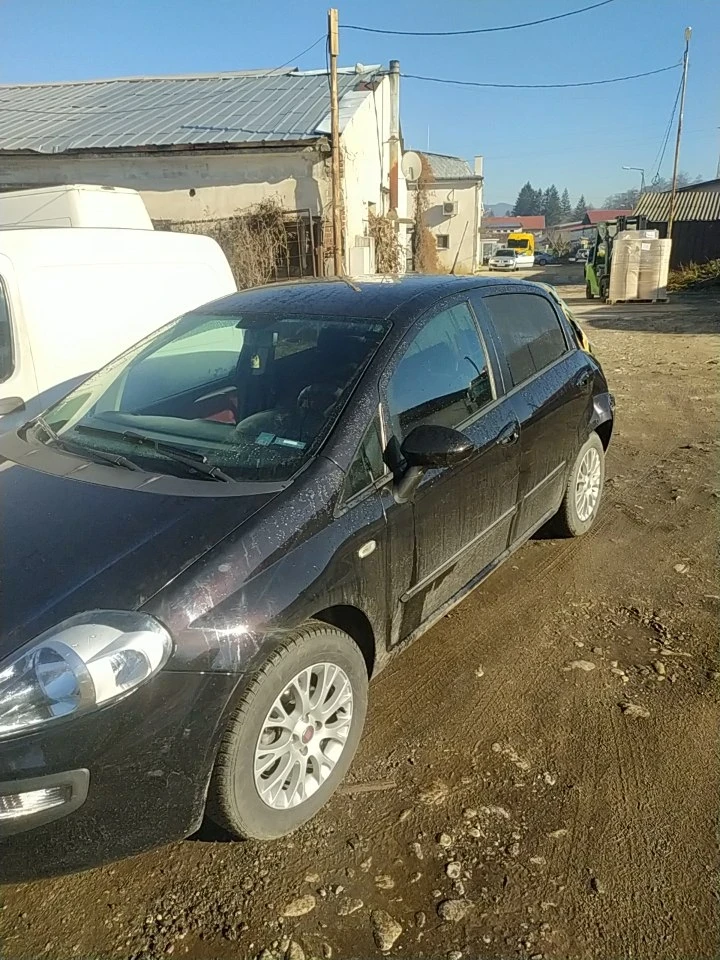 Fiat Punto, снимка 2 - Автомобили и джипове - 48448045