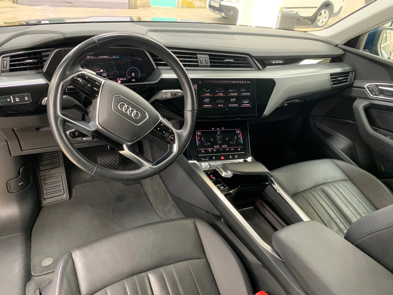 Audi E-Tron 50 Quattro Launch Edition - изображение 6