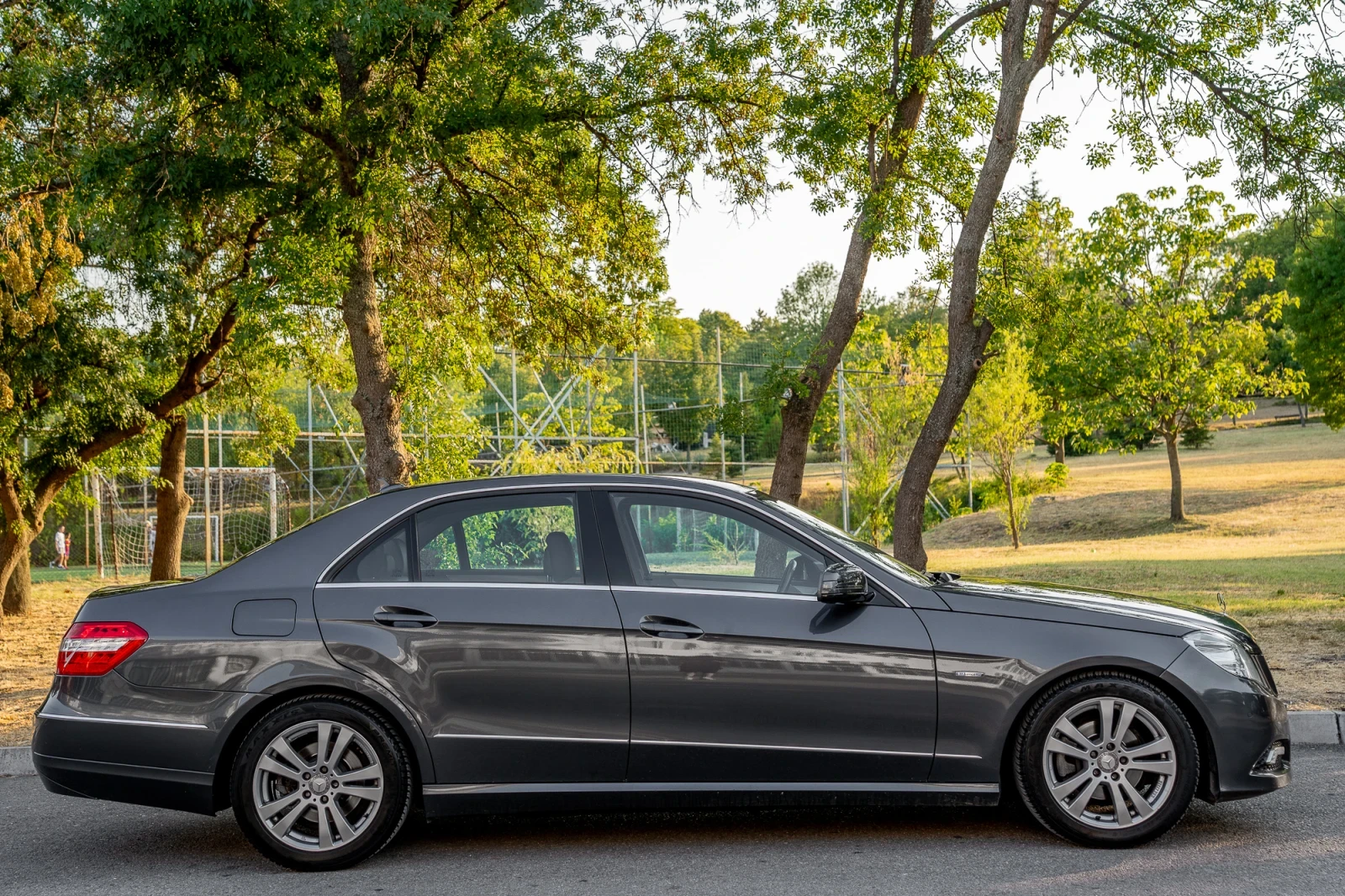 Mercedes-Benz E 220 Avantgarde - изображение 4