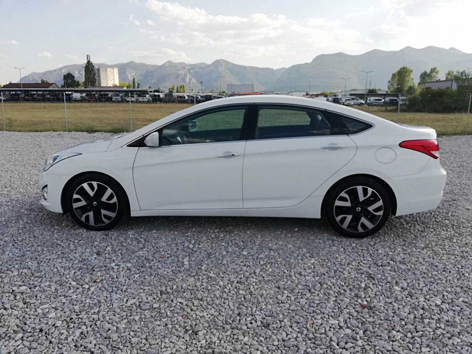 Hyundai I40 1.7CRDI KLIMA AVTOMATIK - изображение 4