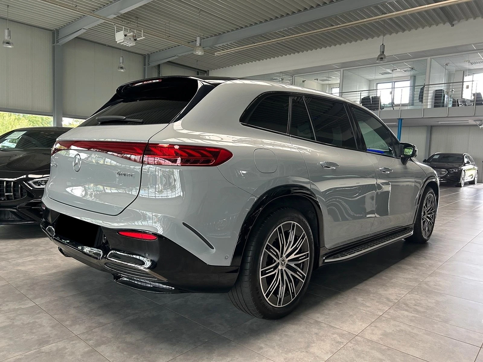 Mercedes-Benz EQS 450 SUV/AMG/4-MATIC/HYPERSCREEN/BURM/PANO/HEAD UP/ - изображение 4