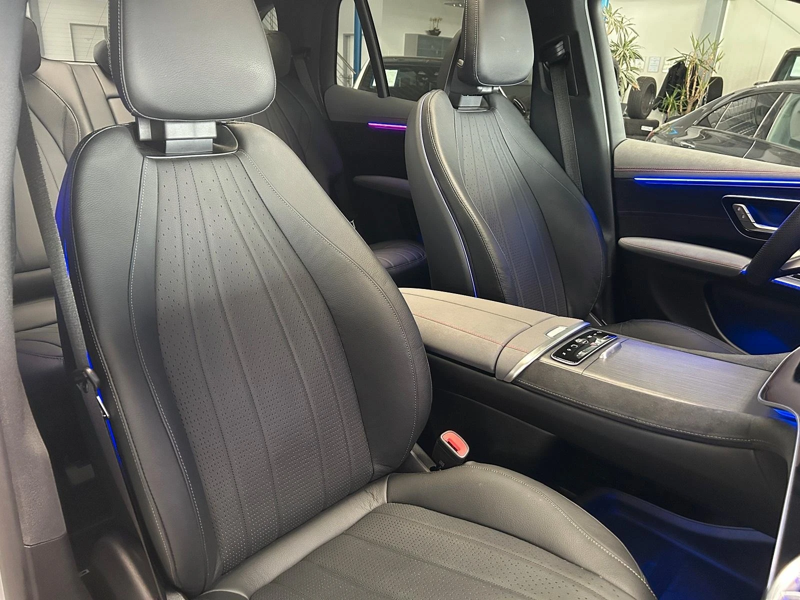 Mercedes-Benz EQS 450 SUV/AMG/4-MATIC/HYPERSCREEN/BURM/PANO/HEAD UP/ | Mobile.bg   11