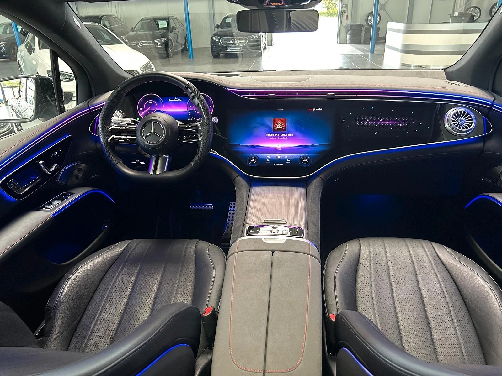 Mercedes-Benz EQS 450 SUV/AMG/4-MATIC/HYPERSCREEN/BURM/PANO/HEAD UP/ - изображение 9