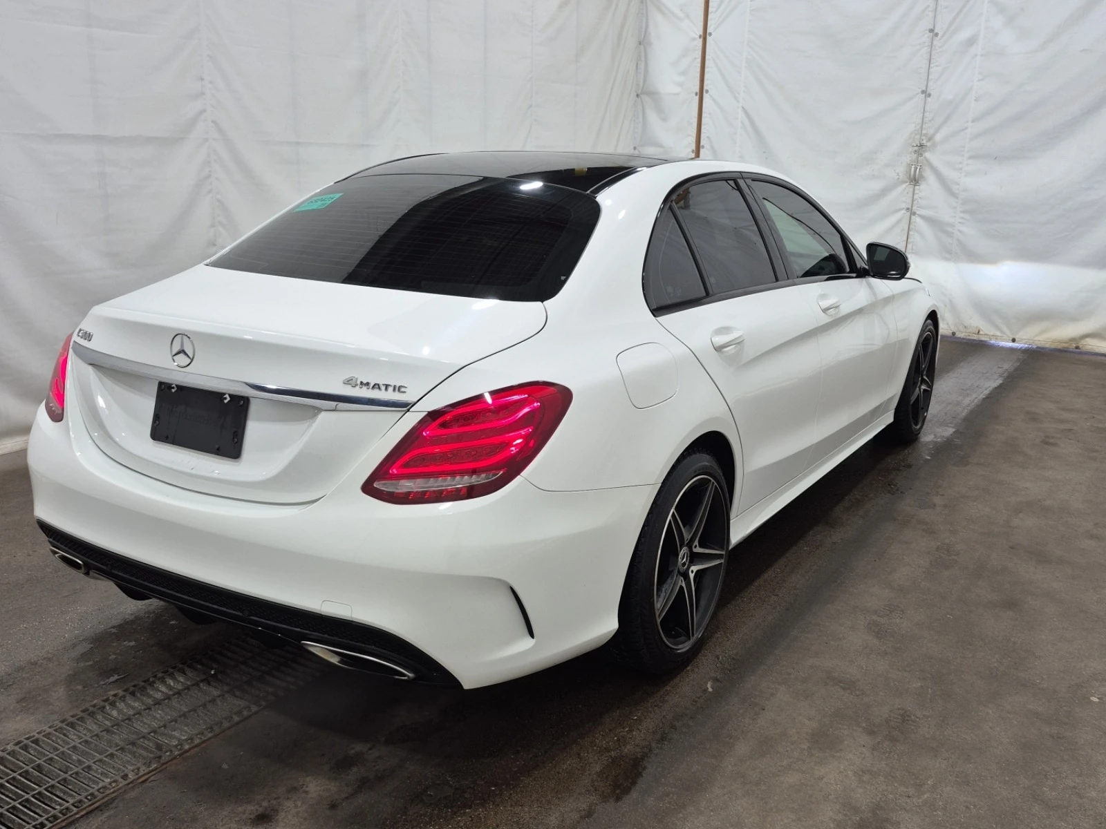 Mercedes-Benz C 300 4MATIC * * CARFAX * * АВТО КРЕДИТ * *  - изображение 4