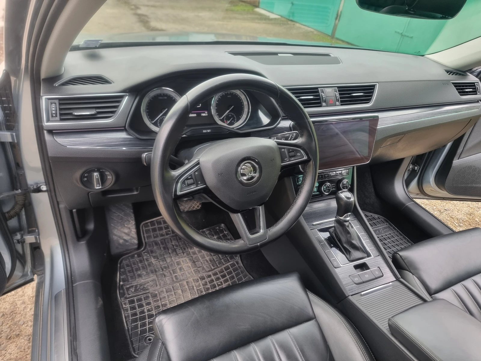 Skoda Superb 1.6 TDI | Mobile.bg � ����������� 11