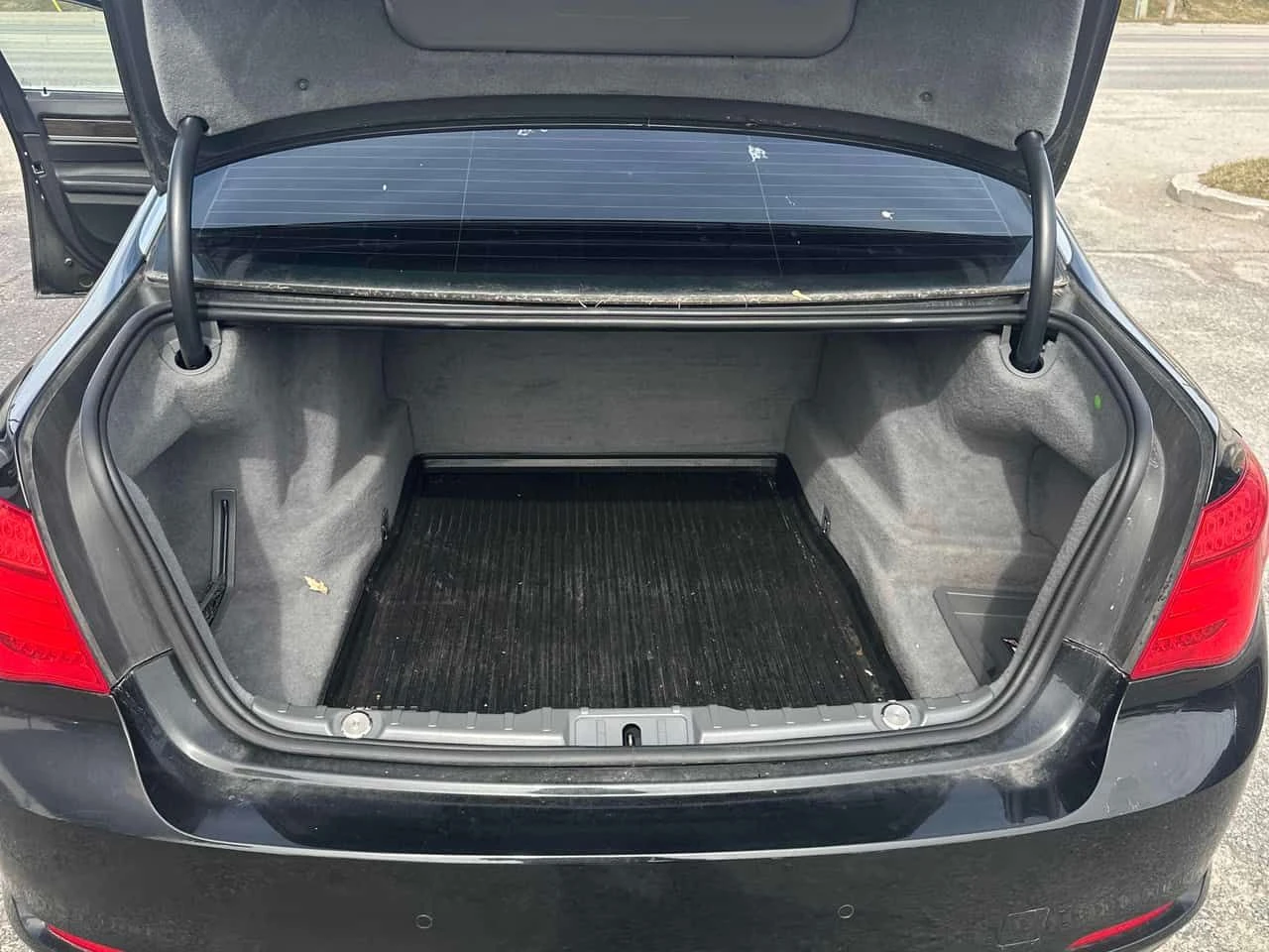 BMW 750 * 4dr Sdn xDrive AWD * ALPINE B7* PANO* KEYLESS* , снимка 12 - Автомобили и джипове - 53830778