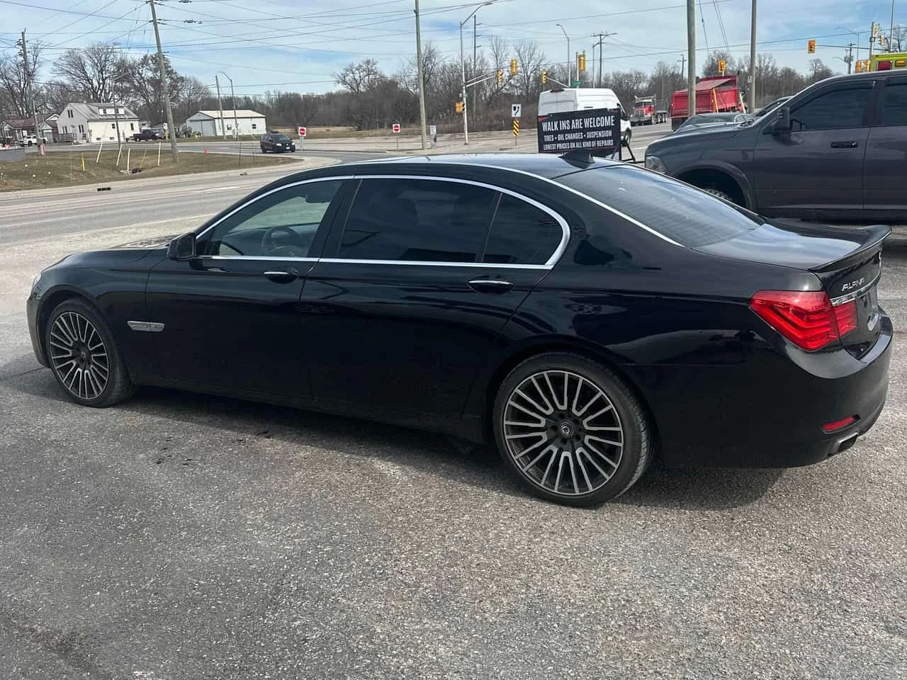 BMW 750 * 4dr Sdn xDrive AWD * ALPINE B7* PANO* KEYLESS* , снимка 2 - Автомобили и джипове - 53830778