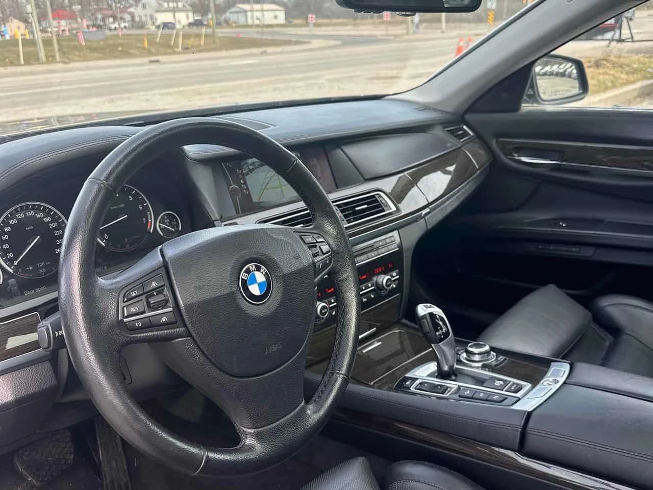 BMW 750 * 4dr Sdn xDrive AWD * ALPINE B7* PANO* KEYLESS* , снимка 5 - Автомобили и джипове - 53830778
