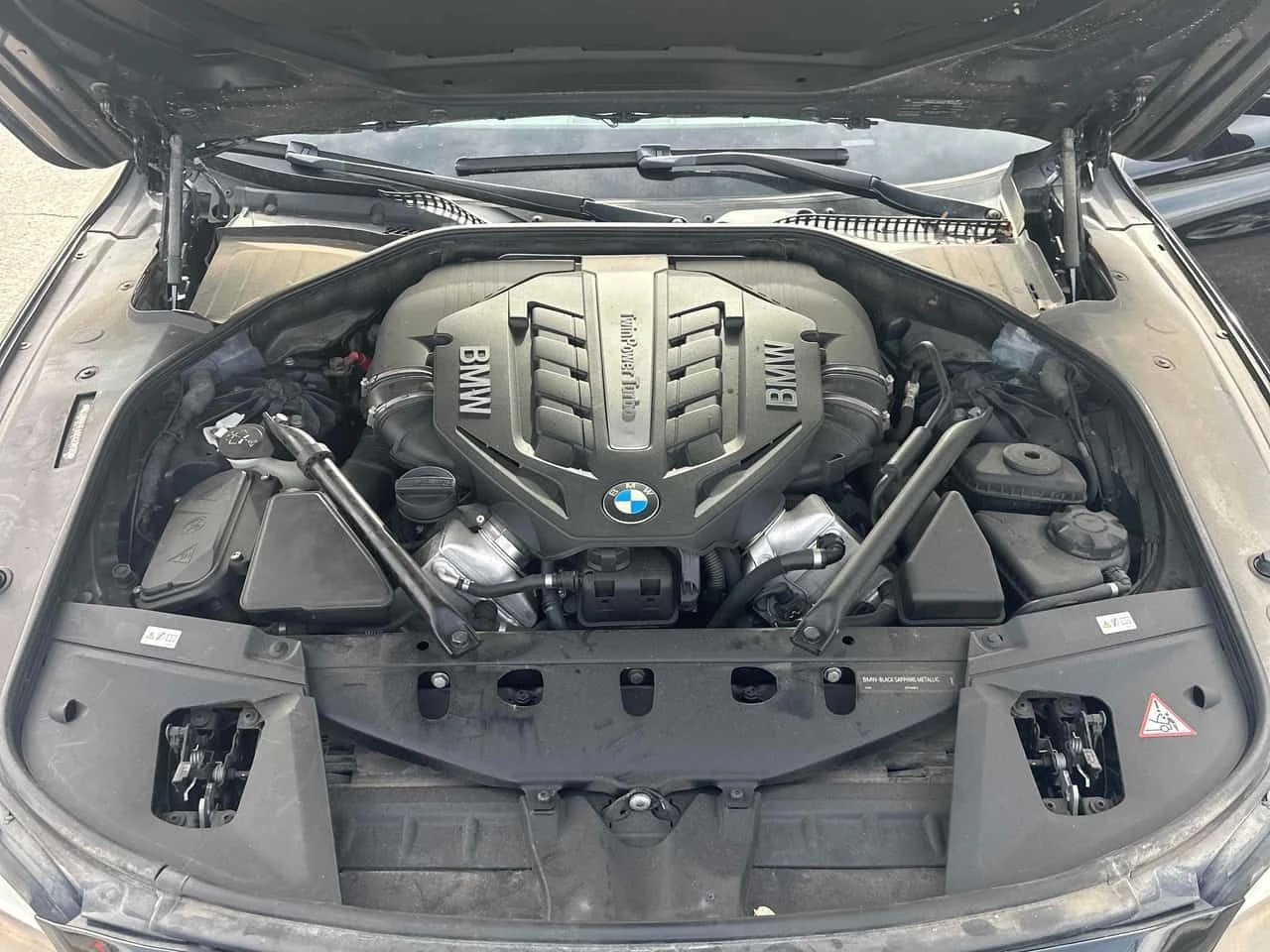 BMW 750 * 4dr Sdn xDrive AWD * ALPINE B7* PANO* KEYLESS* , снимка 13 - Автомобили и джипове - 53830778