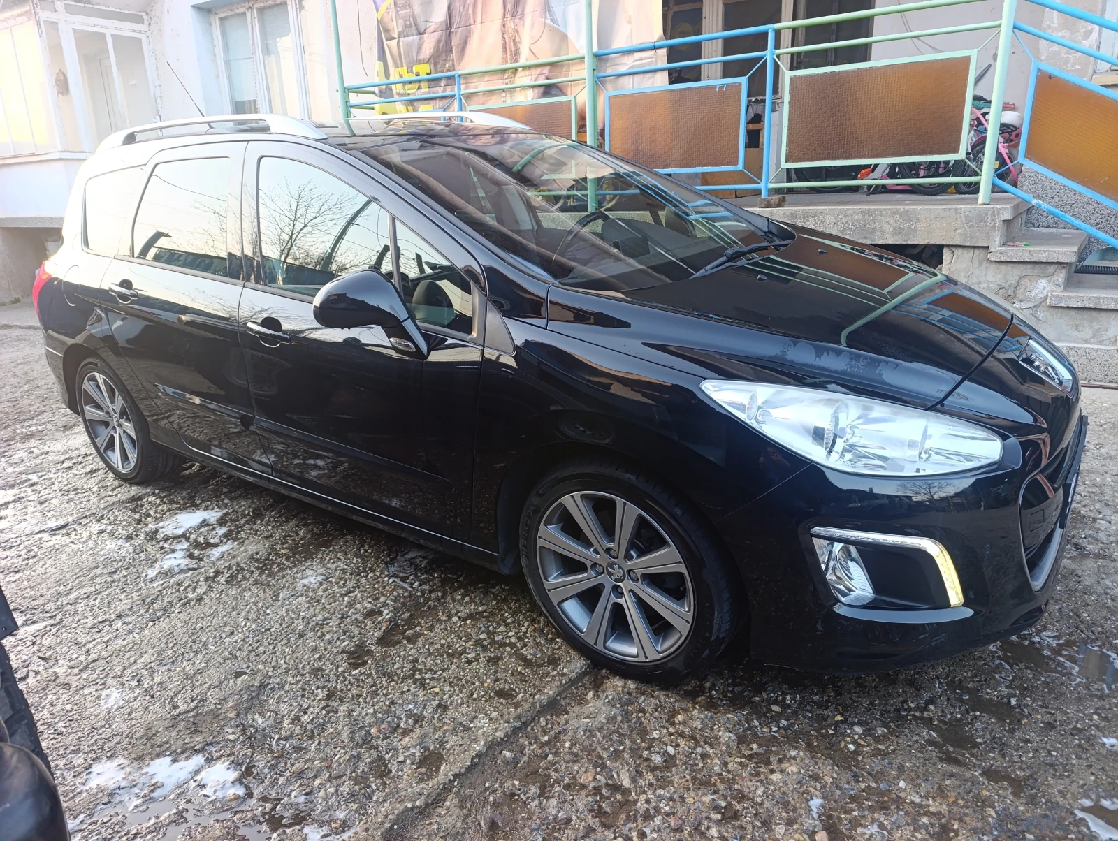 Peugeot 308 SW 1.6t 156k Навигация Панорамна , снимка 3 - Автомобили и джипове - 53868073