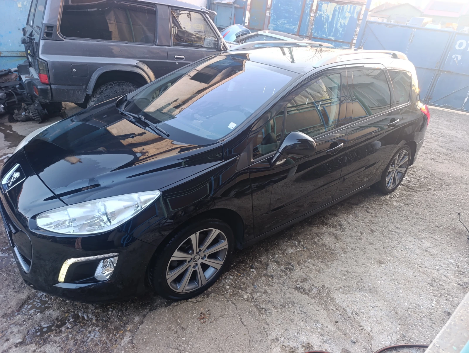 Peugeot 308 SW 1.6t 156k Навигация Панорамна , снимка 2 - Автомобили и джипове - 53868073