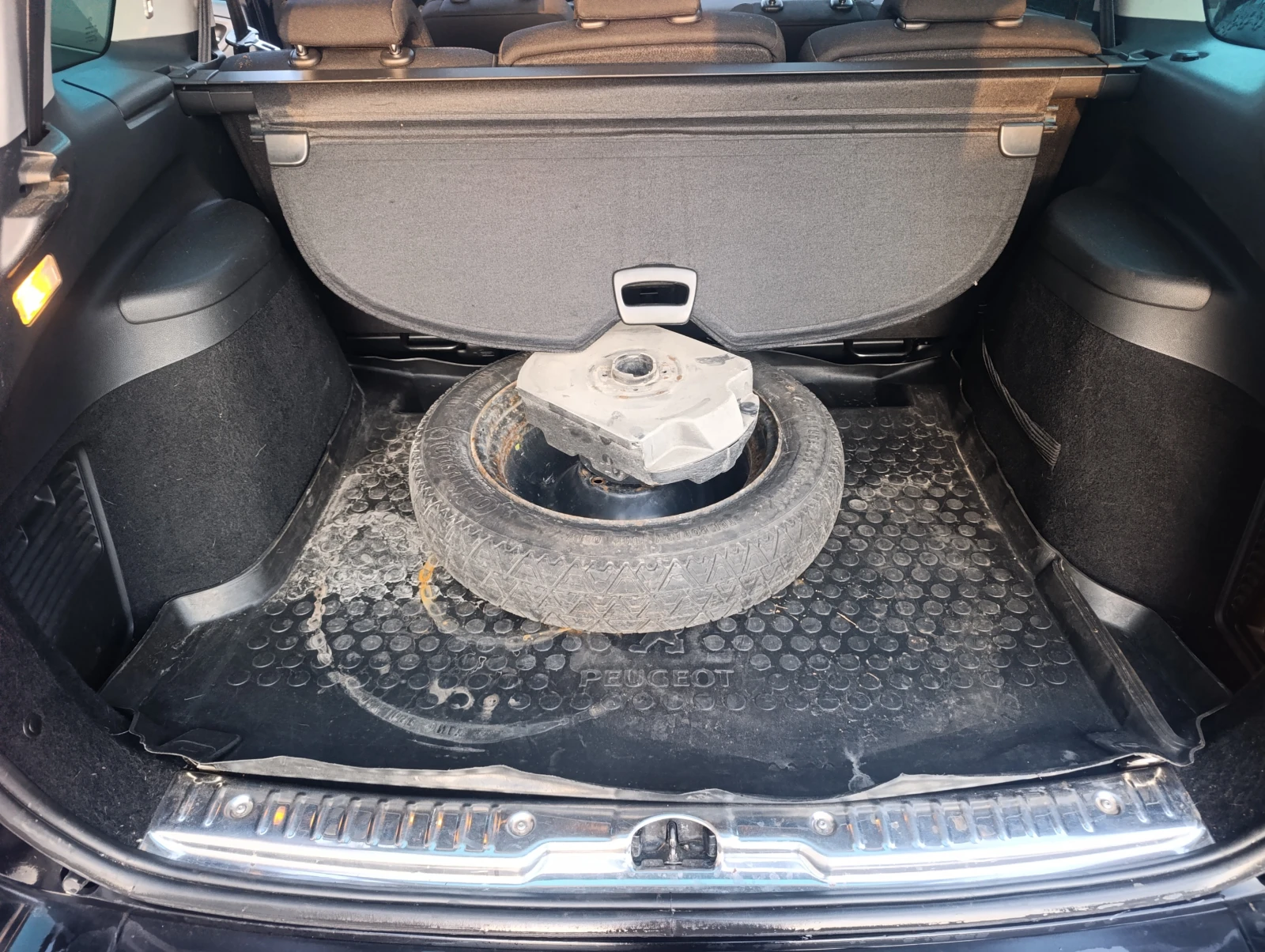 Peugeot 308 SW 1.6t 156k Навигация Панорамна , снимка 14 - Автомобили и джипове - 53868073