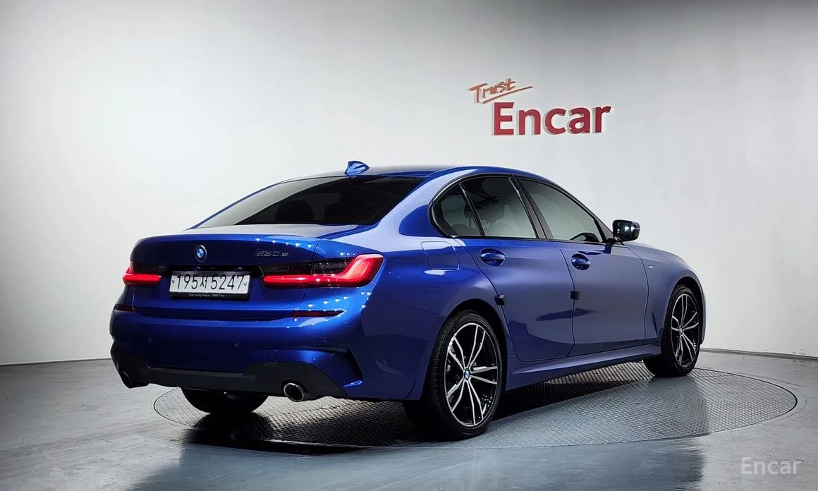 BMW 330 E* HYBRID* M* SPORT* 360КАМЕРА* LANE* ASSIST* , снимка 2 - Автомобили и джипове - 54115775