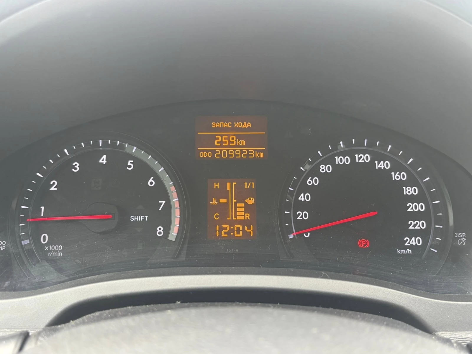 Toyota Avensis 1.8i   EURO5 , снимка 16 - Автомобили и джипове - 54164443