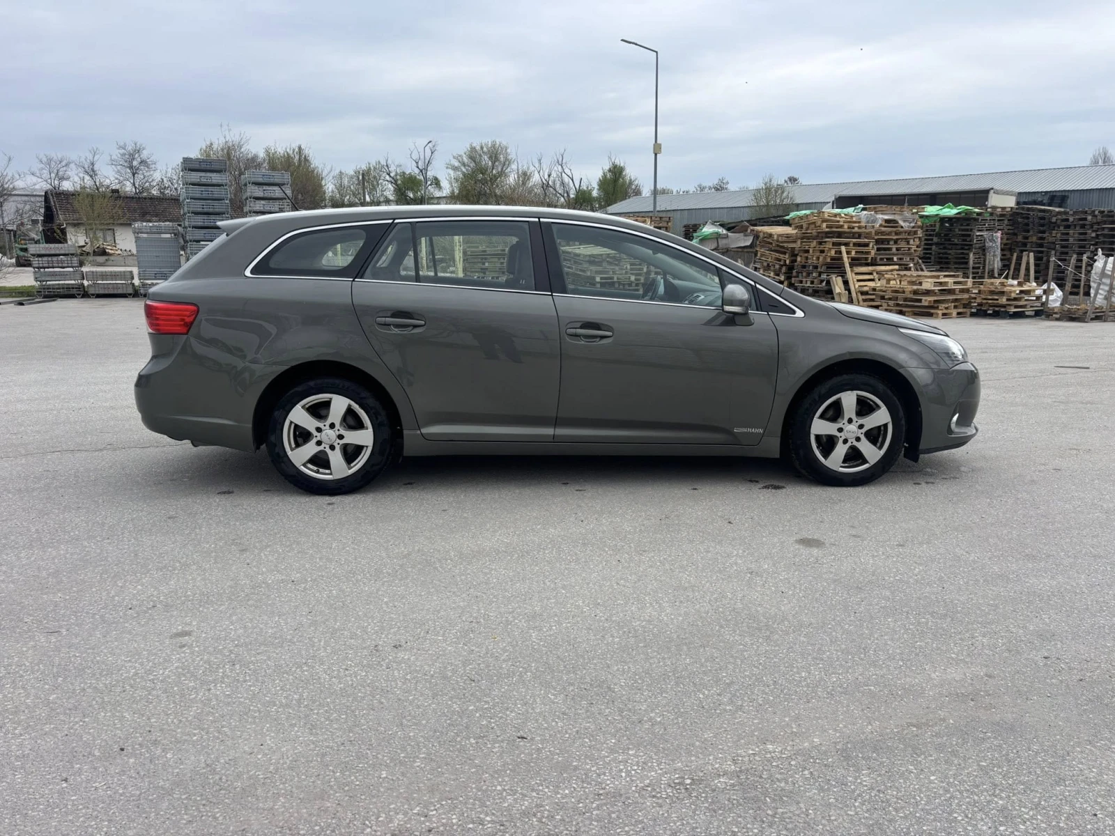 Toyota Avensis 1.8i   EURO5 , снимка 8 - Автомобили и джипове - 54164443