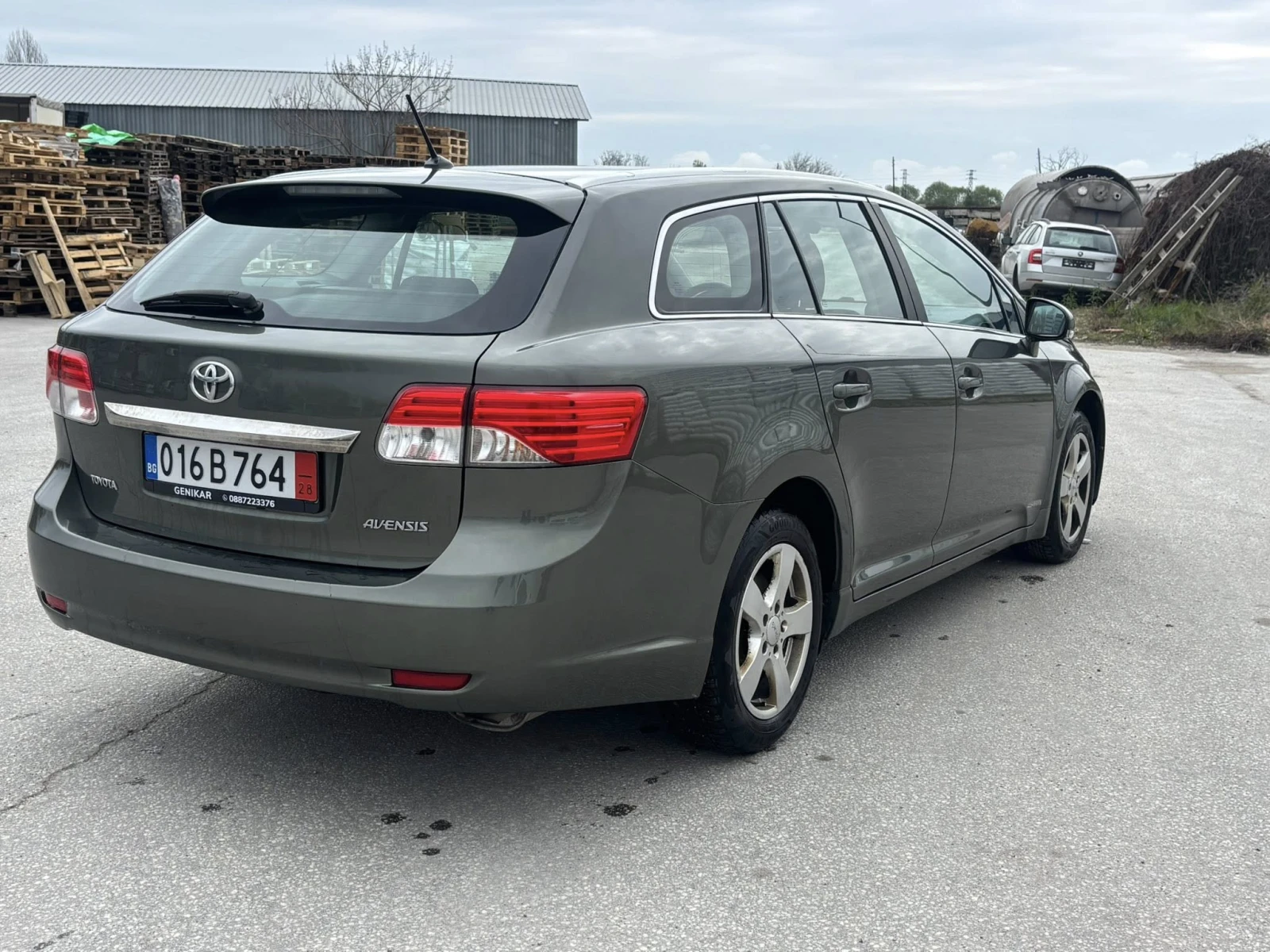 Toyota Avensis 1.8i   EURO5 , снимка 3 - Автомобили и джипове - 54164443