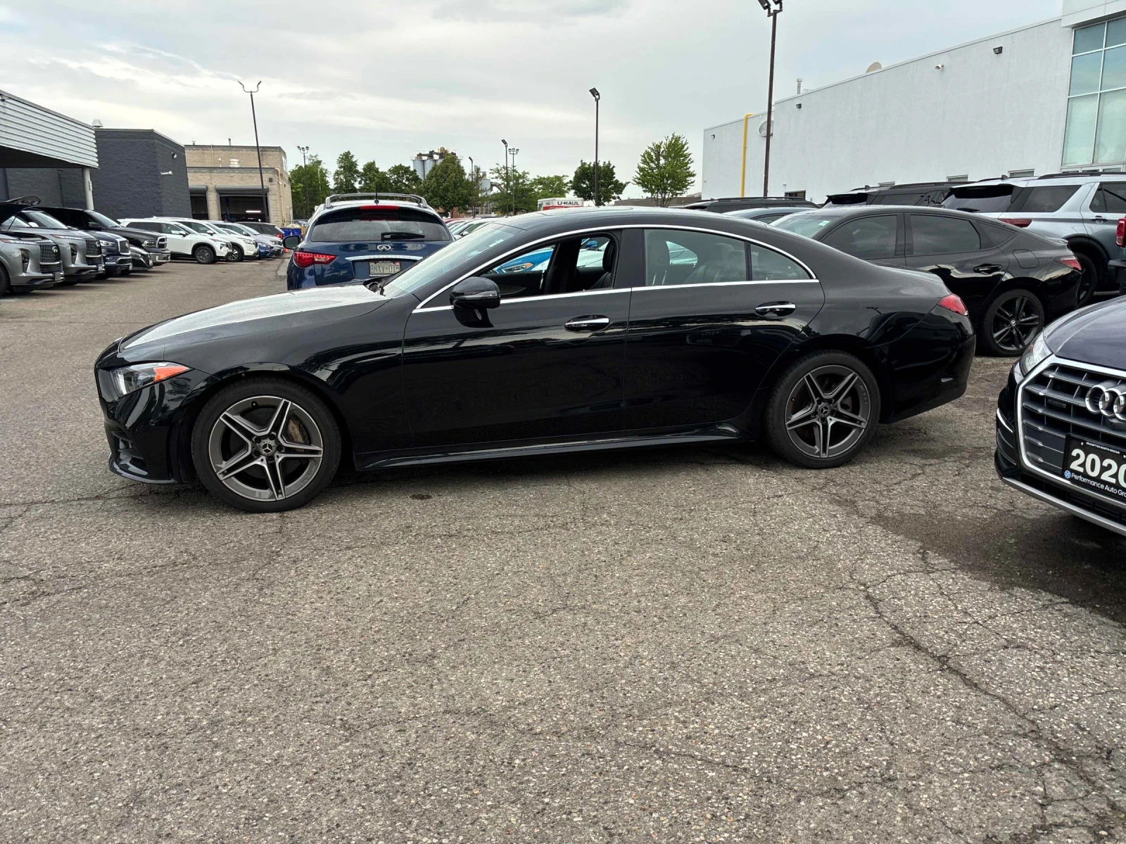 Mercedes-Benz CLS 450 ДОСТРОНИК * ПОДГРЕВ * ПАНОРАМА * 360 * BURMESTER, снимка 2 - Автомобили и джипове - 54901246