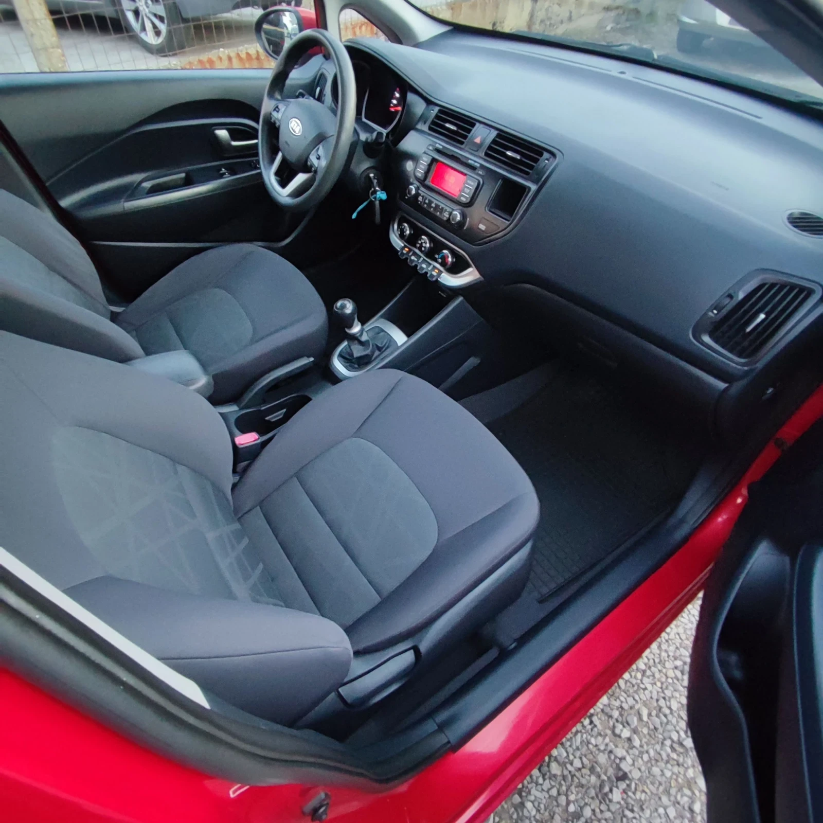 Kia Rio 1.25i* КЛИМАТИК* 85кс* , снимка 12 - Автомобили и джипове - 55051013