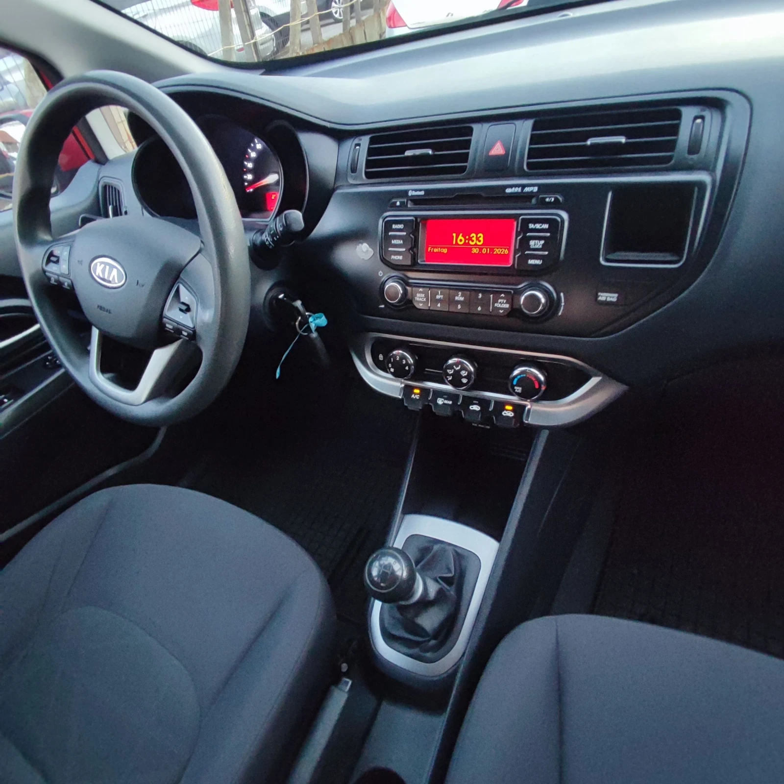 Kia Rio 1.25i* КЛИМАТИК* 85кс* , снимка 13 - Автомобили и джипове - 55051013