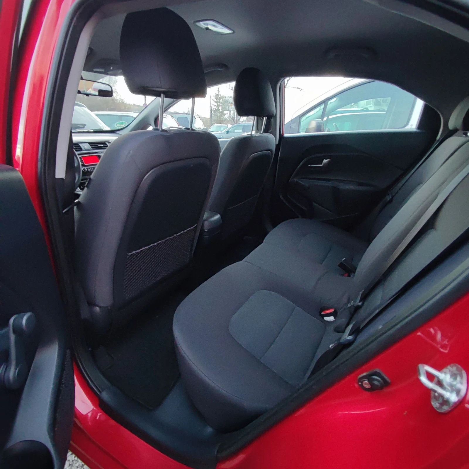 Kia Rio 1.25i* КЛИМАТИК* 85кс* , снимка 14 - Автомобили и джипове - 55051013