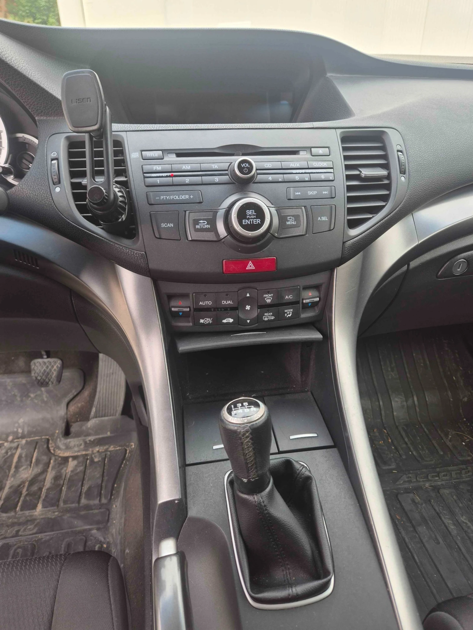 Honda Accord 2.2 iD-Tec, снимка 9 - Автомобили и джипове - 56651936