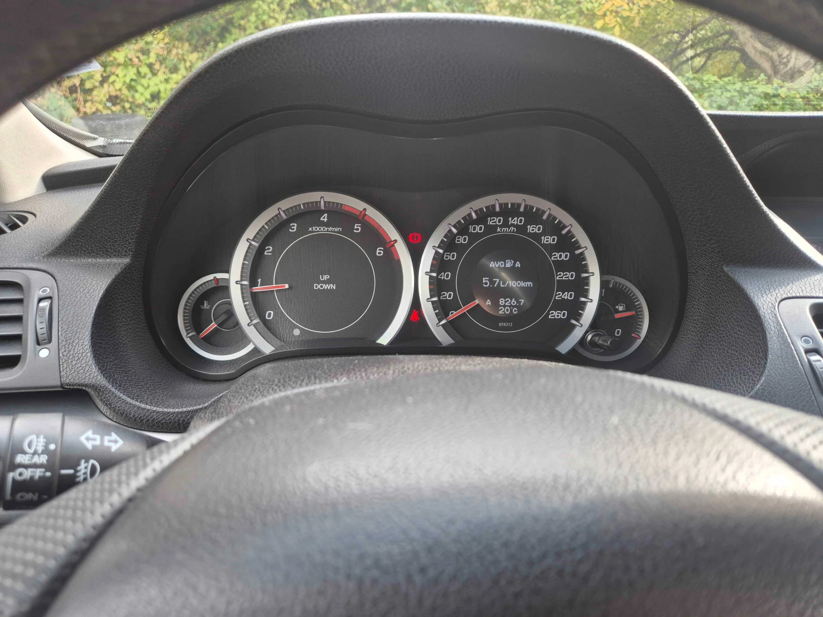 Honda Accord 2.2 iD-Tec, снимка 12 - Автомобили и джипове - 56651936