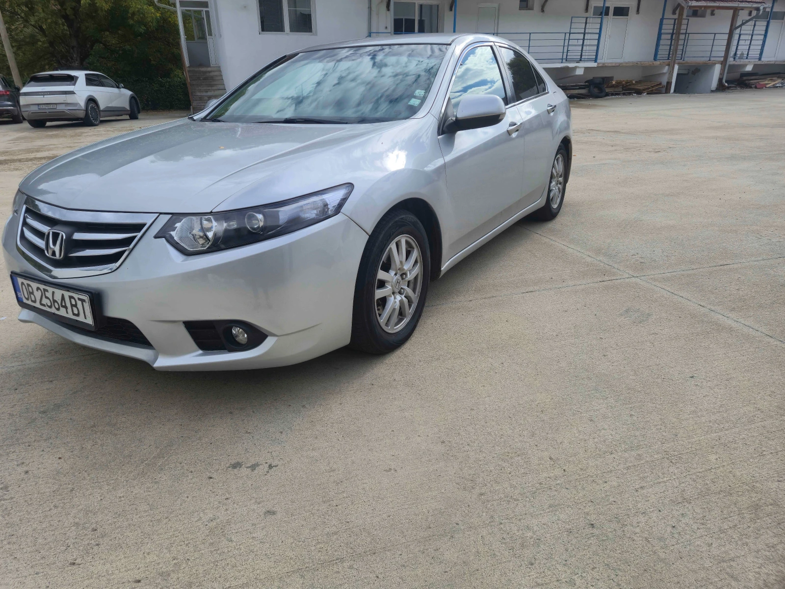Honda Accord 2.2 iD-Tec, снимка 2 - Автомобили и джипове - 56651936