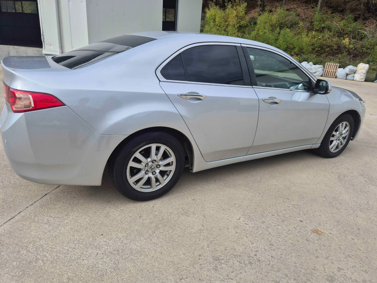 Honda Accord 2.2 iD-Tec, снимка 5 - Автомобили и джипове - 56651936