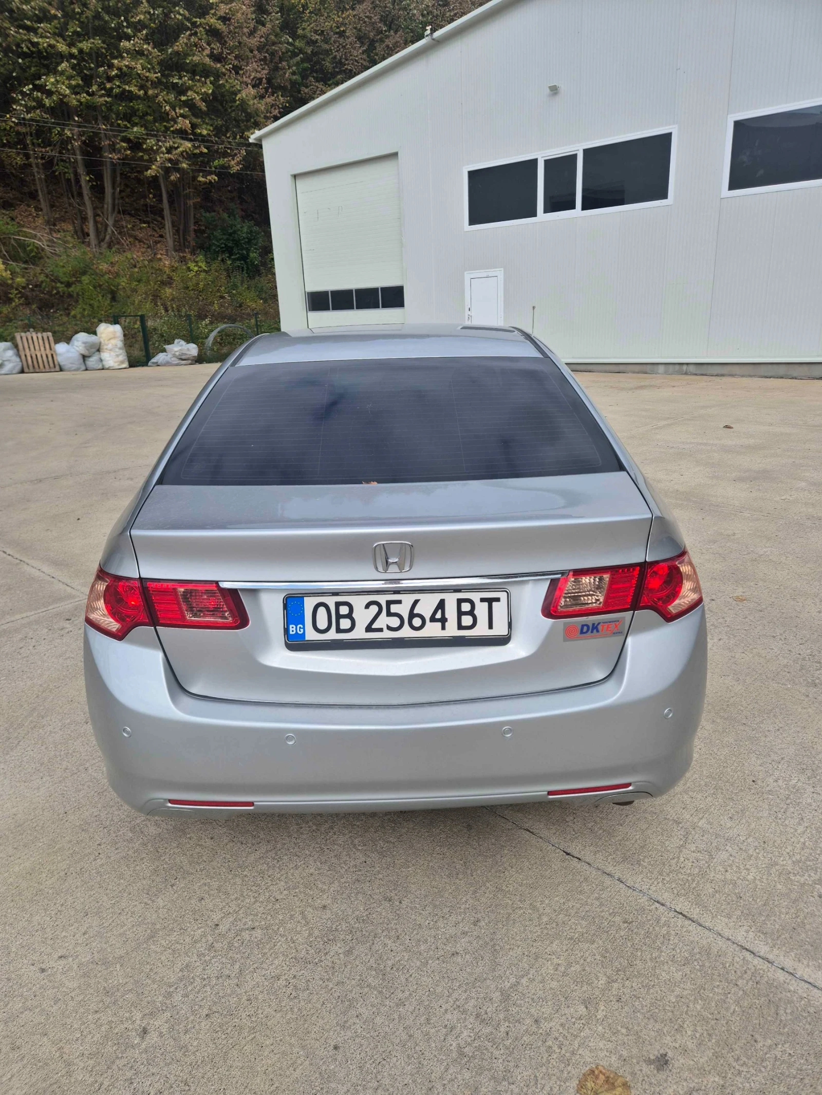 Honda Accord 2.2 iD-Tec, снимка 4 - Автомобили и джипове - 56651936